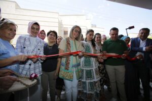 Üretici kadınlarının bir araya gelerek, geleneksel Seferihisar lezzetlerini sunacağı "Harım'dan"