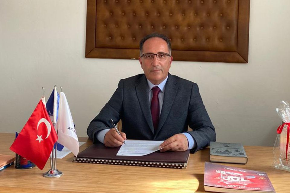 AK Parti Fo&ccedil;a İl&ccedil;e Başkanı Ethem Ali Haydar &Ccedil;ap&ccedil;ı, 2