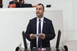 AK Parti ve CHP'li vekiller arasındaki İstanbul S&ouml;zleşmesi restleşmesi artarak