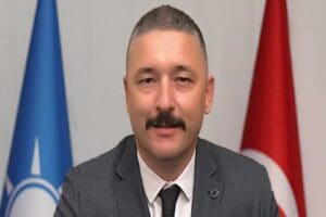 AK Parti Sel&ccedil;uk İl&ccedil;e Başkanı Hakan Bayraklı, Sel&ccedil;uk Belediye Başkanı