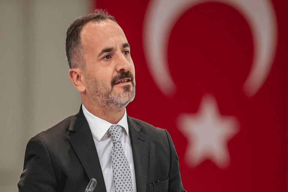 6 PARTİ VE HDP İLE NE İŞ YAPABİLİRLER? Konak&rsquo;taki tarihi