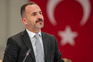 İzmir Büyükşehir Belediye Meclisi AK Parti Grup Başkanvekili Özgür Hızal,