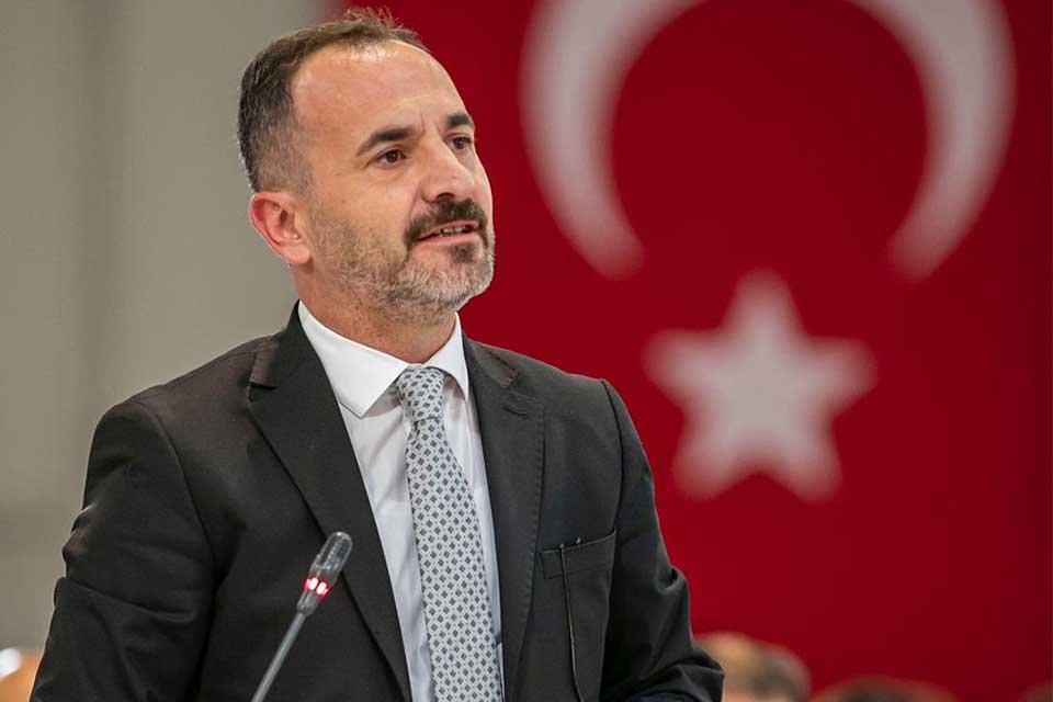 İzmir Büyükşehir Belediye Meclisi AK Parti Grup Başkanvekili Özgür Hızal,