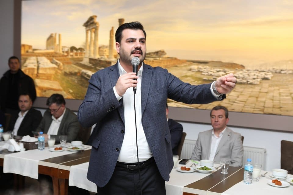 AK Parti Gen&ccedil;lik Kolları Genel Başkanı ve İzmir 2. B&ouml;lge