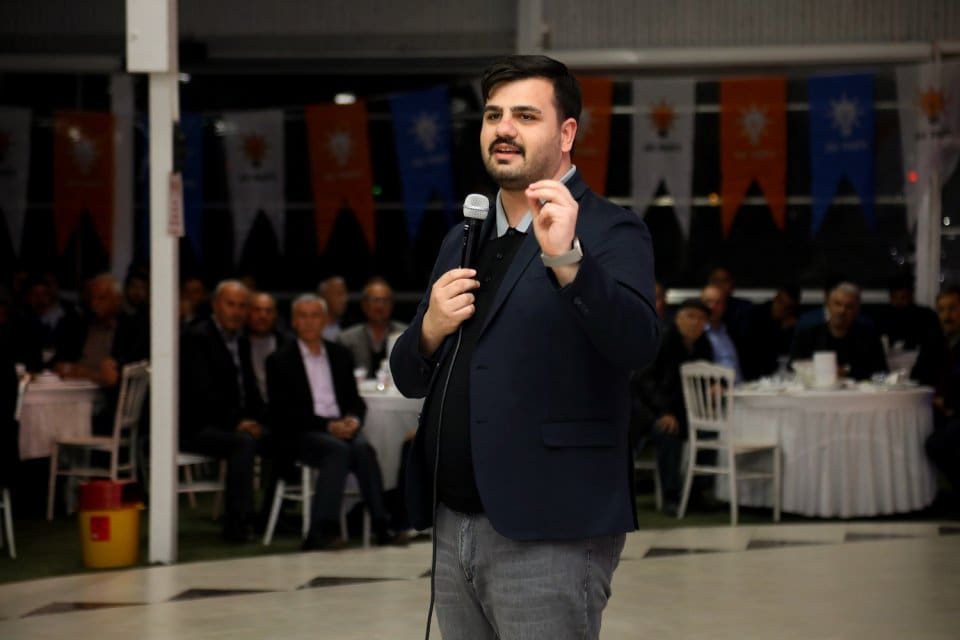 BİZ SENİ&nbsp;FET&Ouml;'YE KALKAN OLMAK İLE TANIYORUZ AK Parti Gen&ccedil;lik Kolları