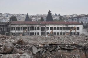 İzmir'in Buca ilçesindeki Buca Cezaevi'nin yıkım süreci ile ilgili bilgi