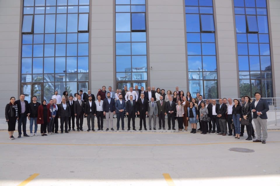 AK Parti İzmir Milletvekili Mahmut Atilla Kaya, Buca'daki mahalle muhtarlarıyla