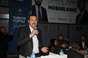 AK Parti İzmir Milletvekili Mahmut Atilla Kaya, Menderes programında yaptığı