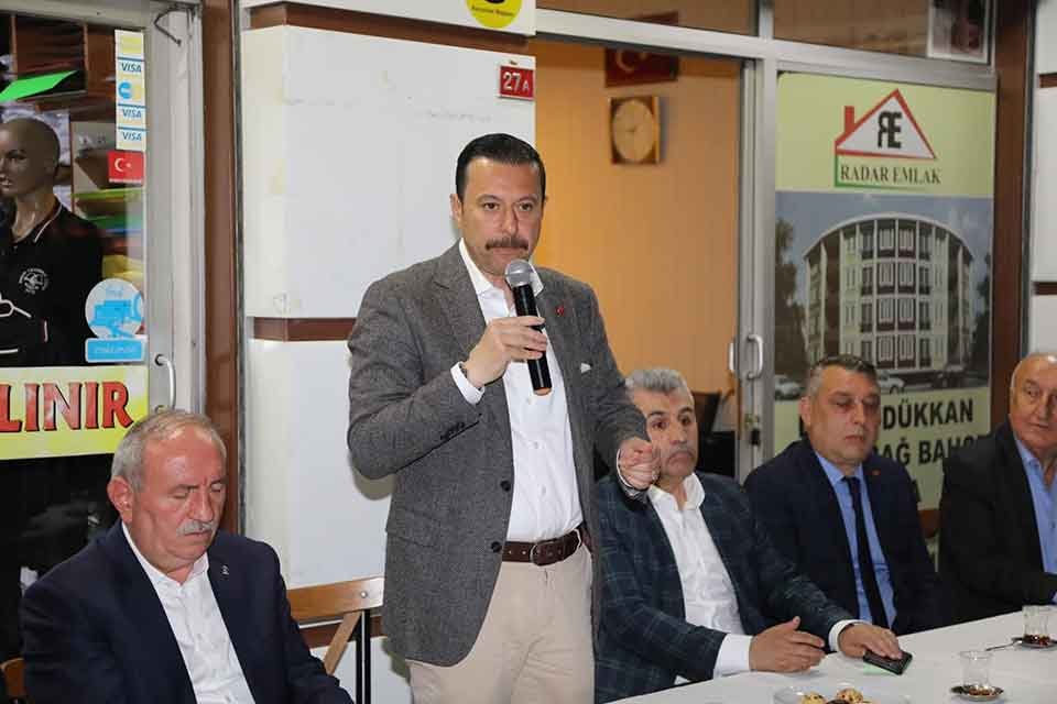 Selçuk'ta oda başkanları, muhtarlar ve stk yöneticileriyle kahvaltıda bir araya