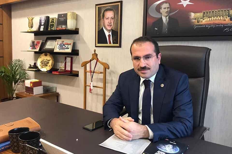 Kurban Bayramı dolayısıyla bir açıklama yapan AK Parti İzmir Milletvekili