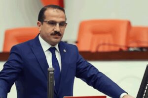 AK&nbsp;Parti İzmir Milletvekili Yaşar Kırkpınar servis&ccedil;ilerle bir araya geldi ve