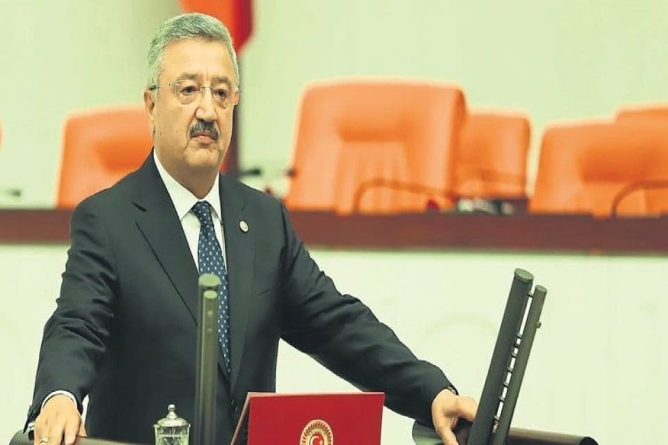AK Parti İzmir Milletvekili Necip Nasır, CHP Milletvekili Mahir Polat&rsquo;ın