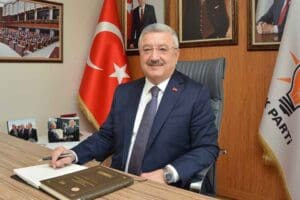 AK Parti İzmir Milletvekili Necip Nasır, Karşıyaka Cumhuriyet Mahallesi taşocağı
