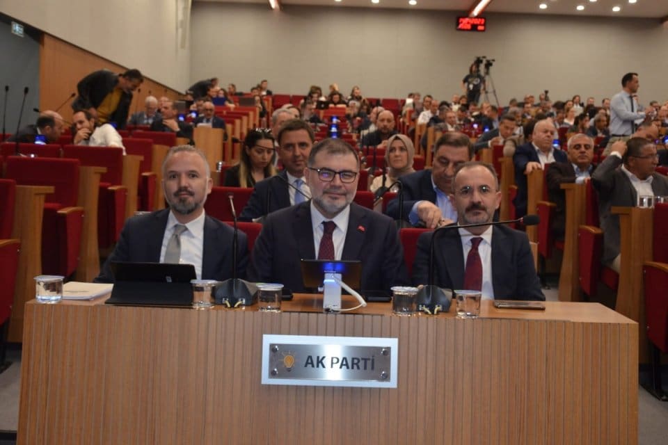 AK Parti İzmir İl Başkanı Bilal Saygılı, İzmir B&uuml;y&uuml;kşehir Belediye