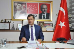 Cumhuriyet Halk Partisi (CHP) İzmir İl Başkanı Deniz Y&uuml;cel, İzmir