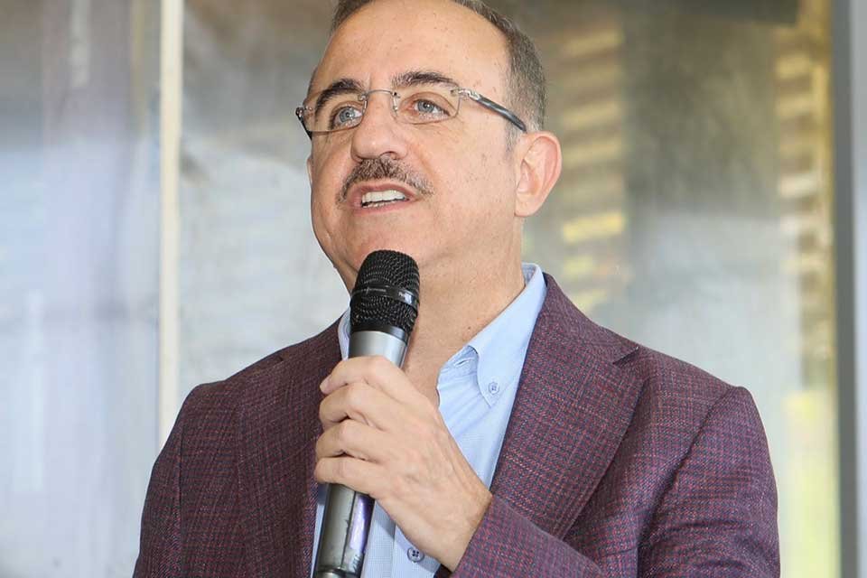 AK Parti İzmir İl Başkanı Kerem Ali S&uuml;rekli, Buca&rsquo;da esnaf