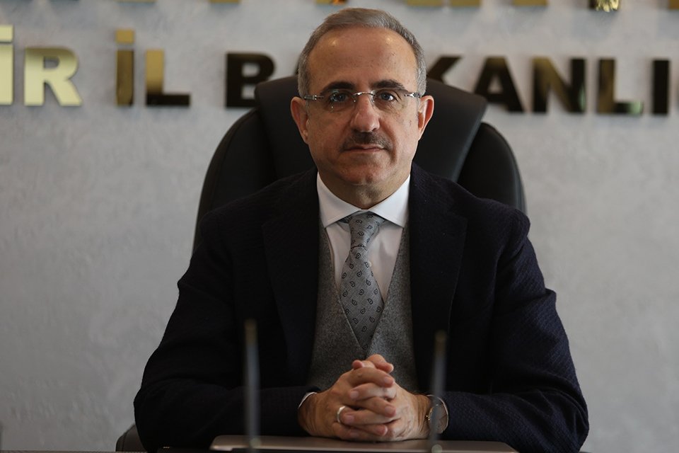 AK Parti İzmir İl Başkanı Kerem Ali Sürekli; Pasaport’ta İzmir