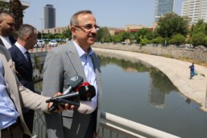 Karşıyaka Stadı’nın yapmak istemelerine karşın yaptırılmadığını ve engelllendiklerini savunan Adalet