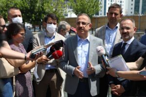 İzmir’de derelerin bilimsel şekilde temizlenmediğini, Körfez’in derelerin iyi temizlenmemesi, yağmur