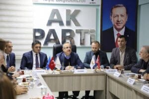 AK Parti İzmir İl Başkanı S&uuml;rekli, Aliağa ve Menemen İl&ccedil;e