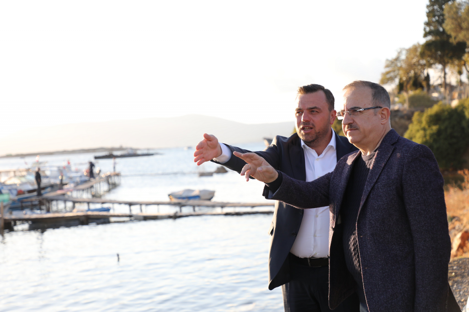  AK Parti İzmir İl Başkanlığı, ‘Karınca Modeli’ saha çalışması kapsamında,