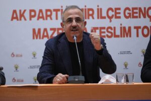 AK Parti Gençlik Kolları Mazbata töreninde konuşan, AK Parti İzmir