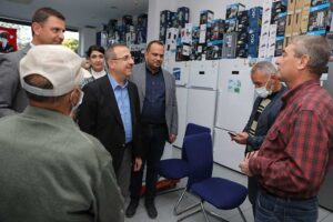 AK Parti İzmir İl Başkanı Kerem Ali S&uuml;rekli, karınca modeli