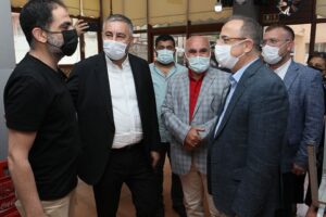 AK Parti İzmir İl Başkanlığı ana kademe, aynı anda 30