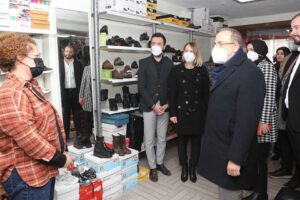 AK Parti İzmir İl Başkanlığı’nın yürüttüğü ‘Karınca Modeli Saha Çalışması’,