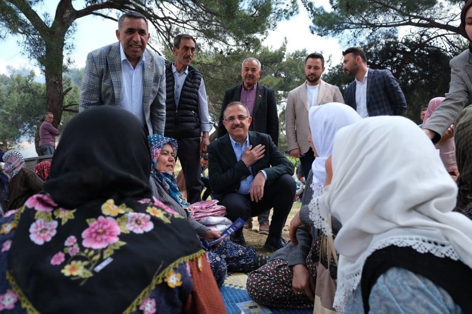 Bergama il&ccedil;esindeki programına, Fatih Mahallesinde, Bergama Belediye Başkan Yardımcısı Aşkın
