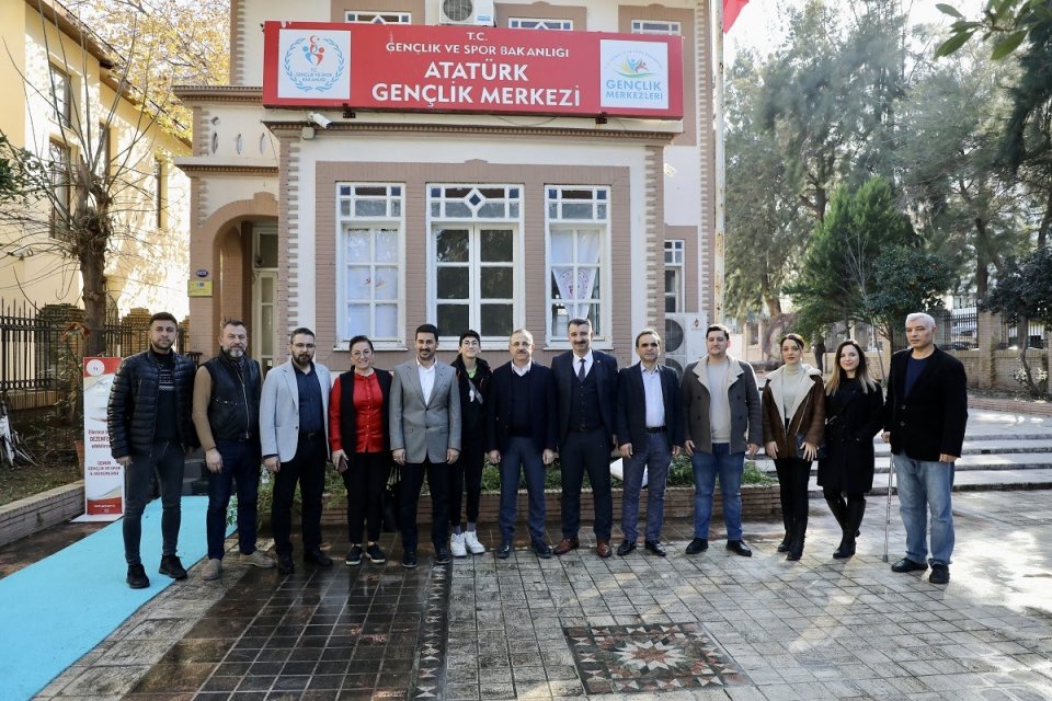 AK Parti İzmir İl Başkanı Kerem Ali Sürekli, yürüttükleri 30