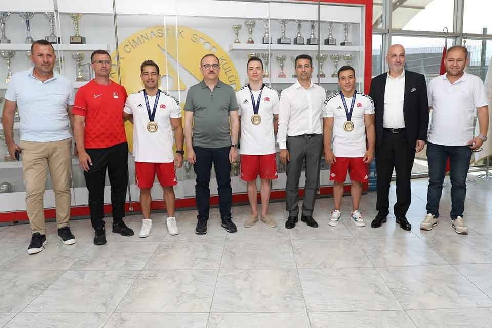 AK Parti İzmir İl Başkanı Kerem Ali Sürekli, Cezayir’de düzenlenen