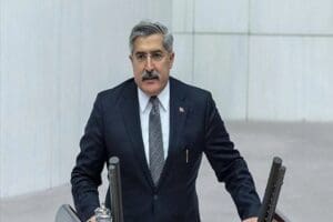 AK Parti Hatay Milletvekili H&uuml;seyin Yayman, deprem sonrası enkaz altında