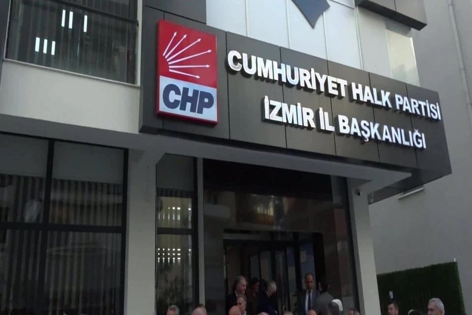 İzmir B&uuml;y&uuml;kşehir Belediye Başkanı Tun&ccedil; Soyer&rsquo;e y&ouml;nelik hakaret i&ccedil;eren paylaşımda