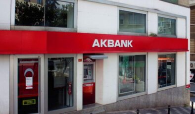 Akbank hesabına girmeye çalışan müşteriler, öldüklerini öğrendi!