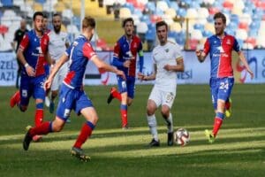 TFF 1'inci Lig'de son 4 haftaya girerken k&uuml;mede kalma umudu