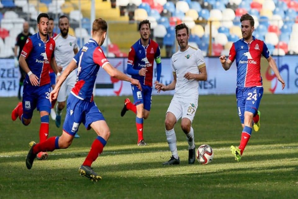 TFF 1'inci Lig'de son 4 haftaya girerken k&uuml;mede kalma umudu