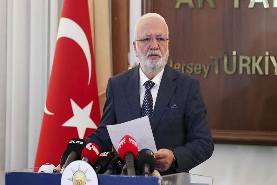En d&uuml;ş&uuml;k&nbsp;emekli maaşının 7 bin 500 liraya &ccedil;ıkarılması, ayrıca ge&ccedil;ici