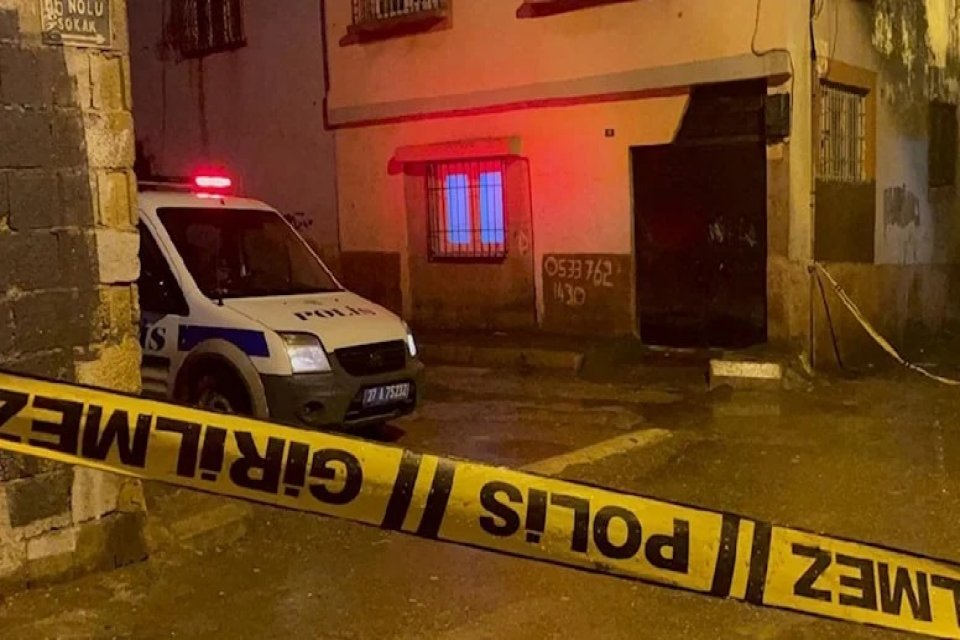 Gaziantep'te, aralarında husumet bulunan akraba iki aile arasında &ccedil;ıkan silahlı