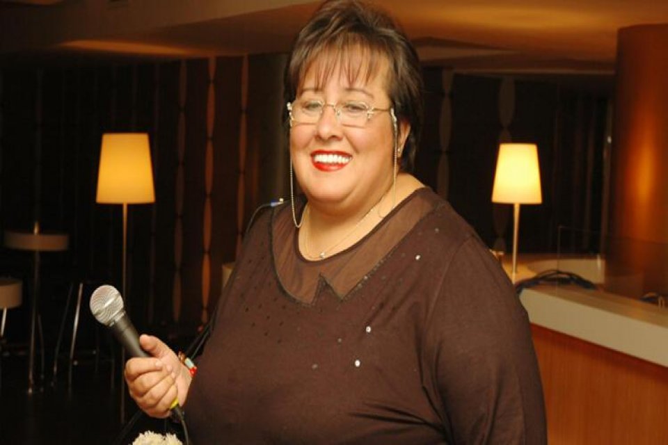 Bir s&uuml;redir solunum yetmezliği nedeniyle tedavi g&ouml;ren&nbsp;F&uuml;sun Nalan A&ccedil;ın, bakıcısı