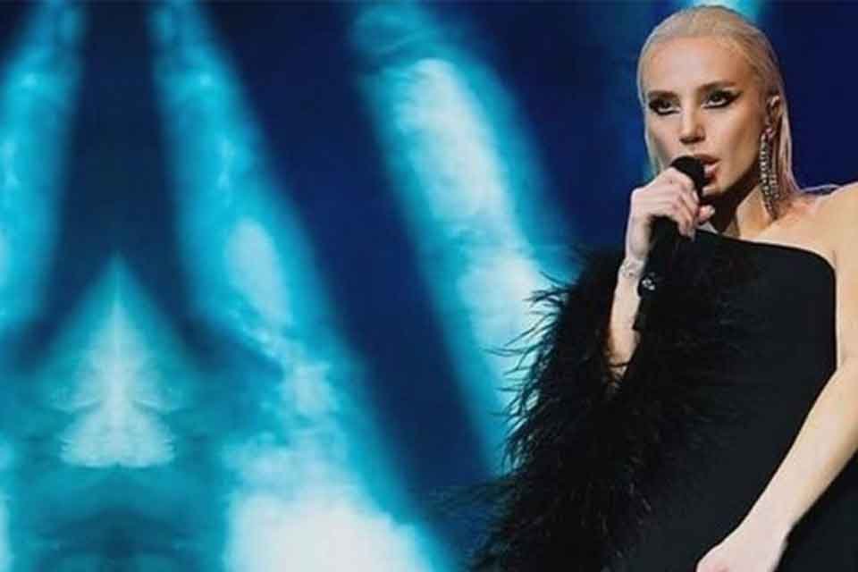 İEF'de bug&uuml;n ger&ccedil;ekleşecek G&uuml;lşen konseri sanat&ccedil;ının adli kısıtlılığı nedeniyle zorunlu