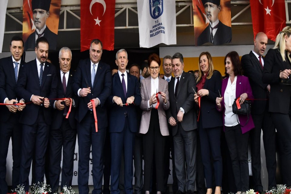 Ankara'da konuşan İYİ Parti lideri Akşener, "13. Cumhurbaşkanı dürüstlüğüne, namusuna