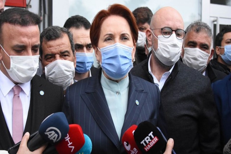 MHP lideri Bah&ccedil;eli'nin Anayasa Mahkemesi'ne y&ouml;nelik a&ccedil;ıklamalarını eleştiren İYİ Parti