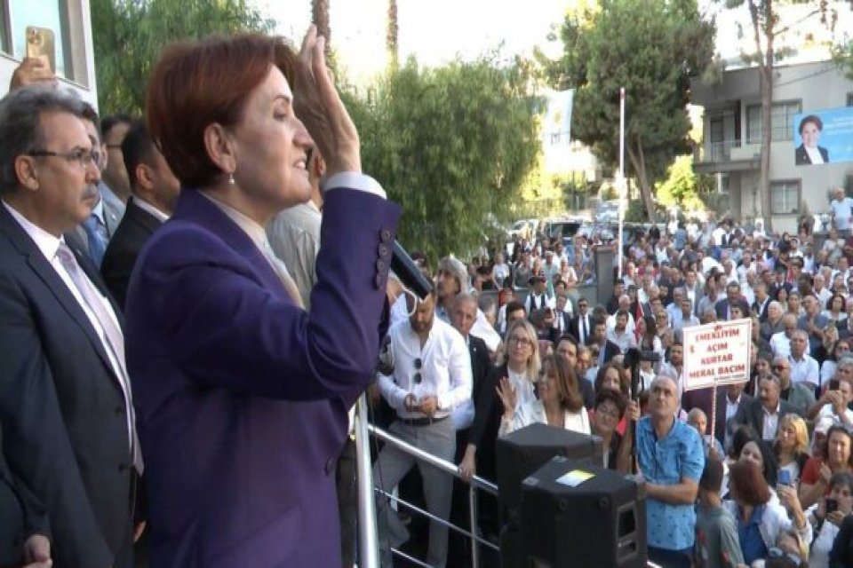 Mersin'de konuşan İYİ Parti lideri Meral Akşener, Atat&uuml;rk'&uuml;n annesi Z&uuml;beyde