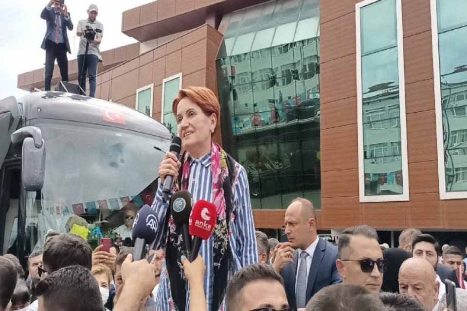 Bilecik'e giden İYİ Parti Genel Başkanı Meral Akşener&rsquo;in g&uuml;ndeminde Melih