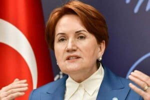 İzmir'de ESİAD'ın düzenlediği Liderler Buluşması etkinliğinde konuşan İYİ Parti Genel