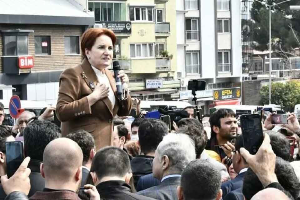 İYİ Parti Genel Başkanı Meral Akşener, Aydın'ın Efeler il&ccedil;esinde yaptığı