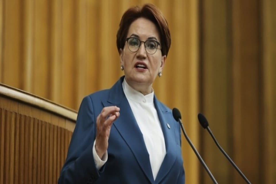İYİ Parti Genel Başkanı Meral Akşener, esnaf ziyareti i&ccedil;in Adana'nın