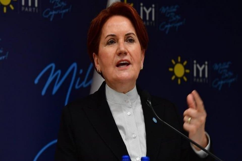 Rusya-Ukrayna kriziyle ilgili a&ccedil;ıklamada bulunan İYİ Parti lideri Akşener, iktidara