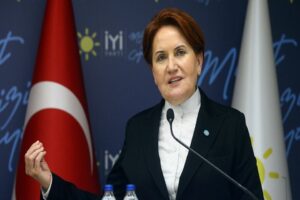 Meral Akşener, bir gazetenin CHP Genel Başkanı Kılı&ccedil;daroğlu'nun cumhurbaşkanlığına aday